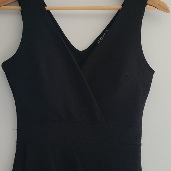 LBD - Picture 3 of 4